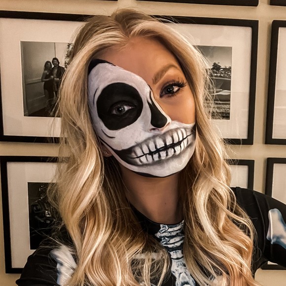 Meet your Posher, Ashley - Picture 1 of 1